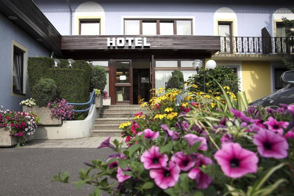 Hotel Der Stockinger Unterpremstätten Εξωτερικό φωτογραφία
